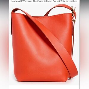 Madewell The Essential Mini Bucket Tote in Leather